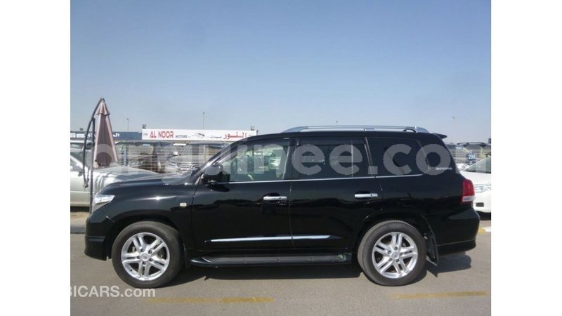 Big with watermark toyota land cruiser conakry import dubai 4749