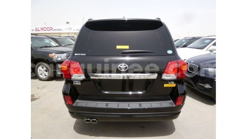 Big with watermark toyota land cruiser conakry import dubai 4751