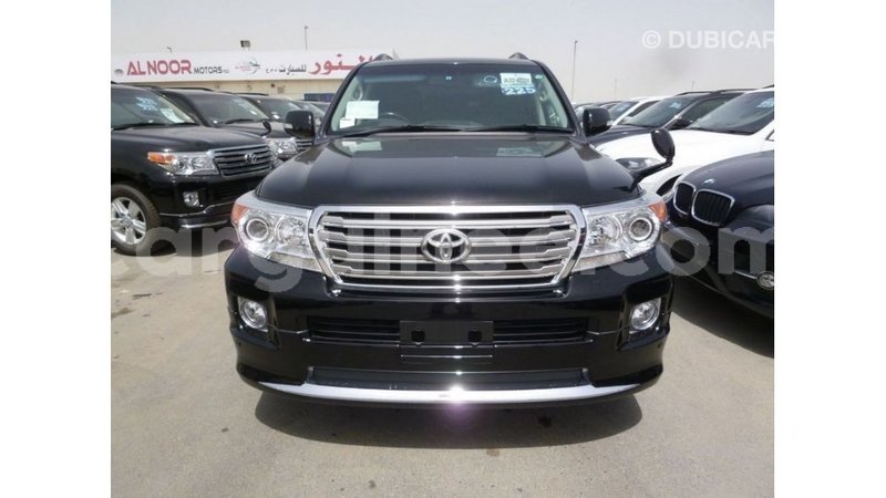 Big with watermark toyota land cruiser conakry import dubai 4751