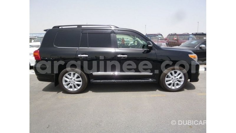 Big with watermark toyota land cruiser conakry import dubai 4751