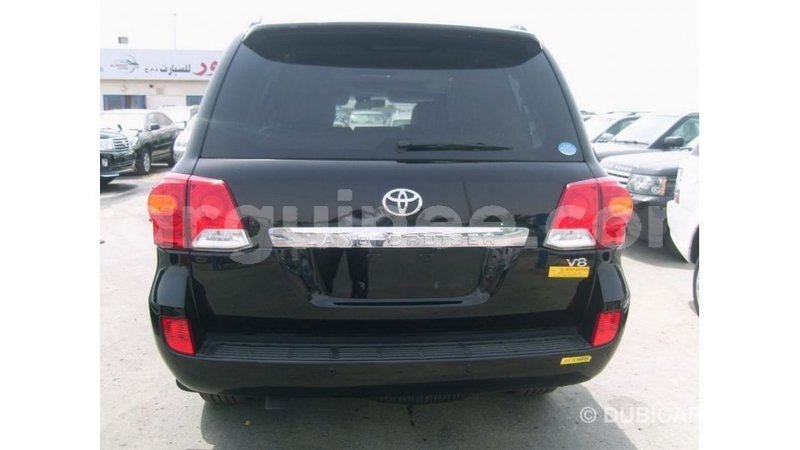 Big with watermark toyota land cruiser conakry import dubai 4753