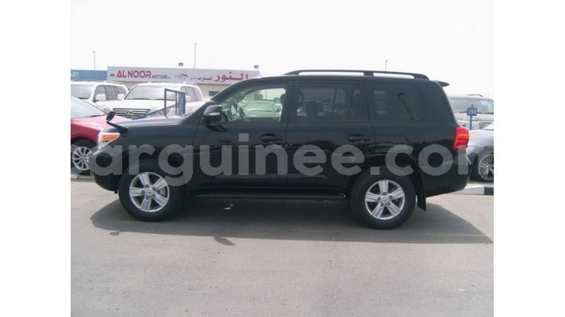 Big with watermark toyota land cruiser conakry import dubai 4753