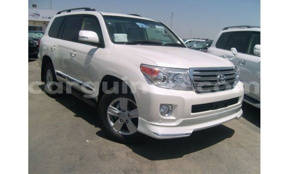 Buy Import Toyota Land Cruiser White Car in Import - Dubai in Conakry Buy Import Toyota Land Cruiser White Car in Import - Dubai in Conakry