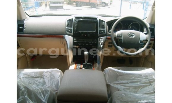 Buy Import Toyota Land Cruiser White Car in Import - Dubai in Conakry Buy Import Toyota Land Cruiser White Car in Import - Dubai in Conakry