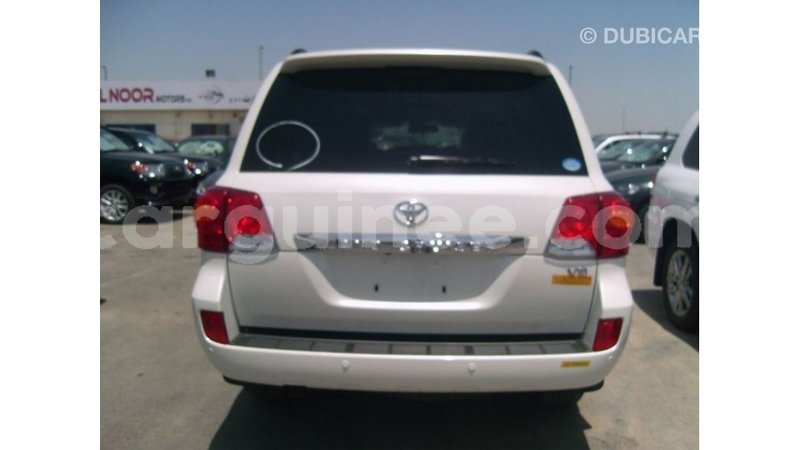 Big with watermark toyota land cruiser conakry import dubai 4754