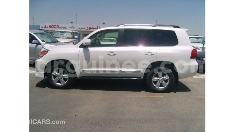 Big with watermark toyota land cruiser conakry import dubai 4754