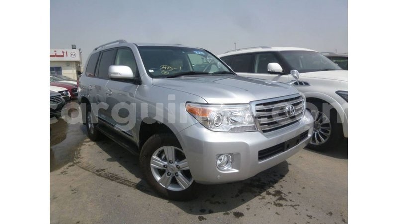 Big with watermark toyota land cruiser conakry import dubai 4757