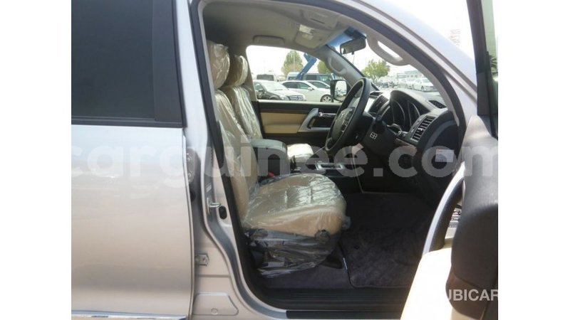 Big with watermark toyota land cruiser conakry import dubai 4757