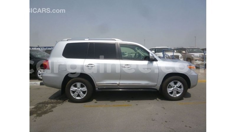 Big with watermark toyota land cruiser conakry import dubai 4757