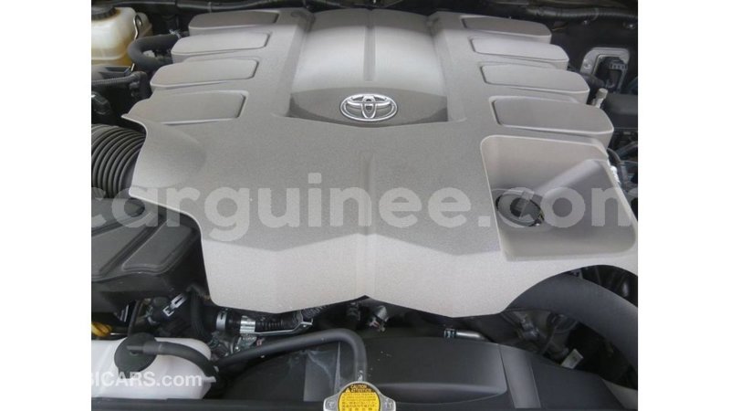 Big with watermark toyota land cruiser conakry import dubai 4757