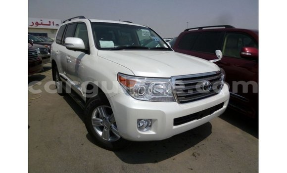 Buy Import Toyota Land Cruiser White Car in Import - Dubai in Conakry Buy Import Toyota Land Cruiser White Car in Import - Dubai in Conakry