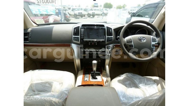 Big with watermark toyota land cruiser conakry import dubai 4759