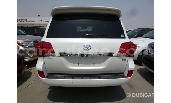 Buy Import Toyota Land Cruiser White Car in Import - Dubai in Conakry Buy Import Toyota Land Cruiser White Car in Import - Dubai in Conakry