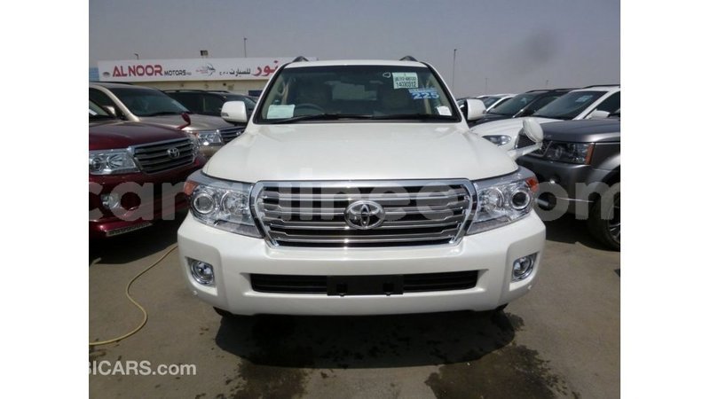 Big with watermark toyota land cruiser conakry import dubai 4759