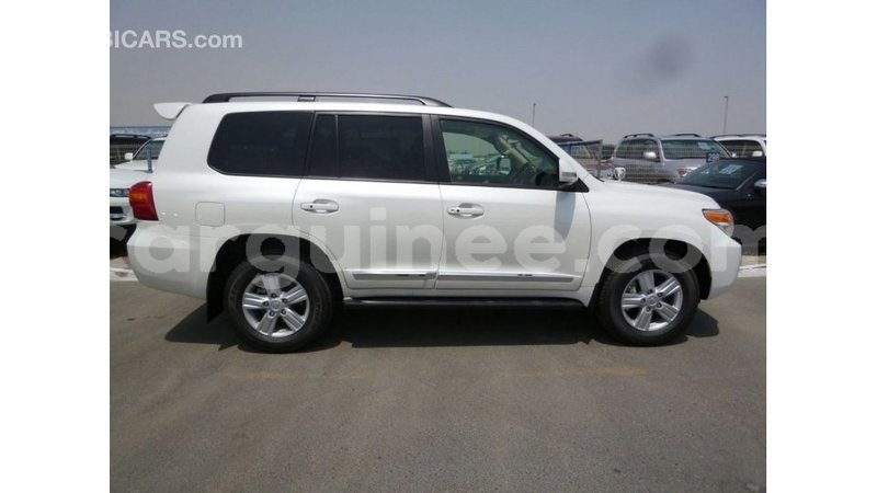 Big with watermark toyota land cruiser conakry import dubai 4759