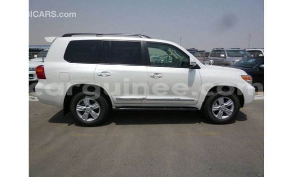 Buy Import Toyota Land Cruiser White Car in Import - Dubai in Conakry Buy Import Toyota Land Cruiser White Car in Import - Dubai in Conakry