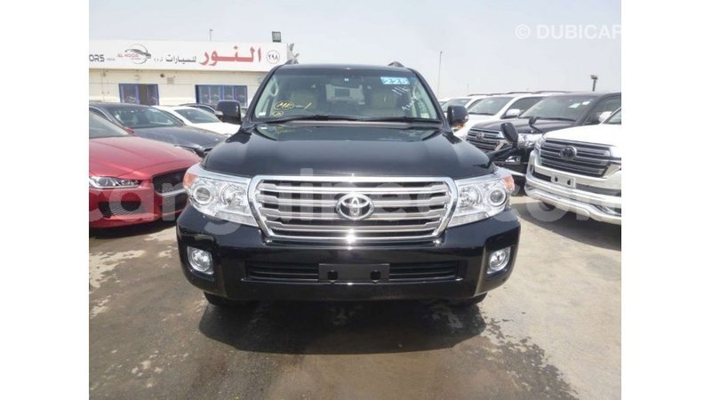 Big with watermark toyota land cruiser conakry import dubai 4760