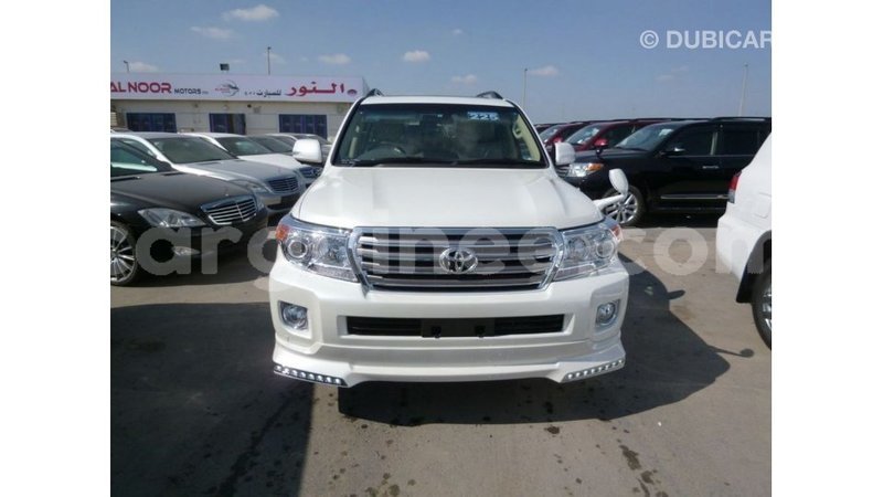 Big with watermark toyota land cruiser conakry import dubai 4761