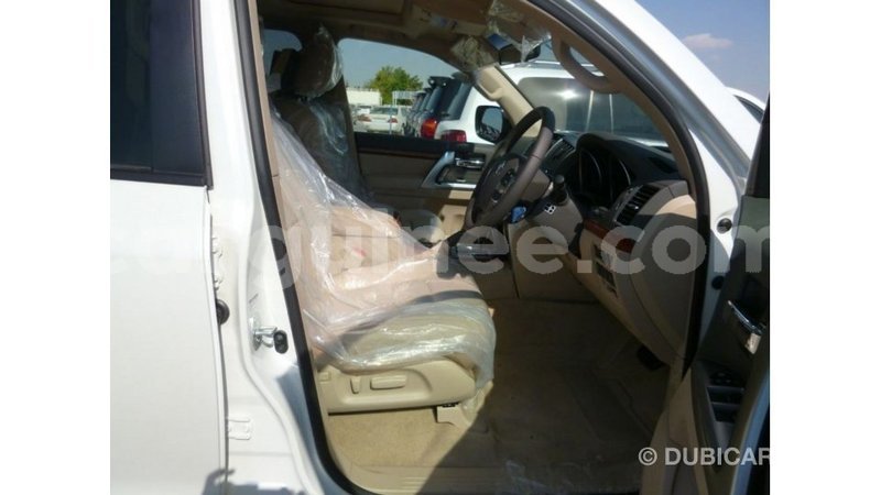 Big with watermark toyota land cruiser conakry import dubai 4761