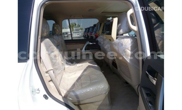Buy Import Toyota Land Cruiser White Car in Import - Dubai in Conakry Buy Import Toyota Land Cruiser White Car in Import - Dubai in Conakry