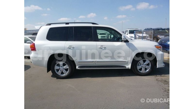 Big with watermark toyota land cruiser conakry import dubai 4761