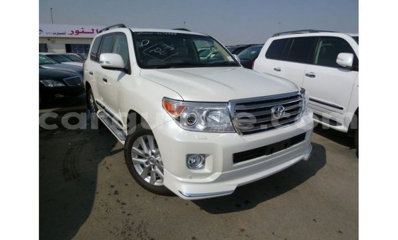 Buy Import Toyota Land Cruiser White Car in Import - Dubai in Conakry Buy Import Toyota Land Cruiser White Car in Import - Dubai in Conakry