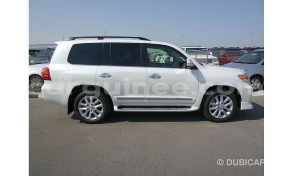 Buy Import Toyota Land Cruiser White Car in Import - Dubai in Conakry Buy Import Toyota Land Cruiser White Car in Import - Dubai in Conakry