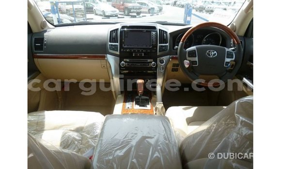 Buy Import Toyota Land Cruiser White Car in Import - Dubai in Conakry Buy Import Toyota Land Cruiser White Car in Import - Dubai in Conakry