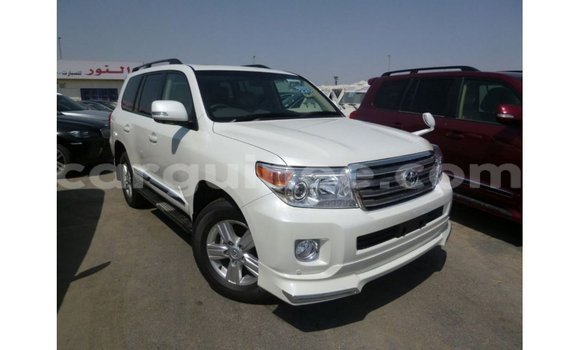 Buy Import Toyota Land Cruiser White Car in Import - Dubai in Conakry Buy Import Toyota Land Cruiser White Car in Import - Dubai in Conakry