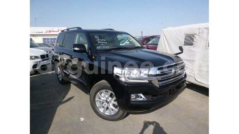 Big with watermark toyota land cruiser conakry import dubai 4768