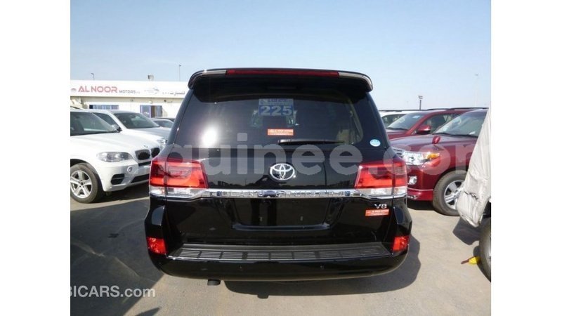 Big with watermark toyota land cruiser conakry import dubai 4768