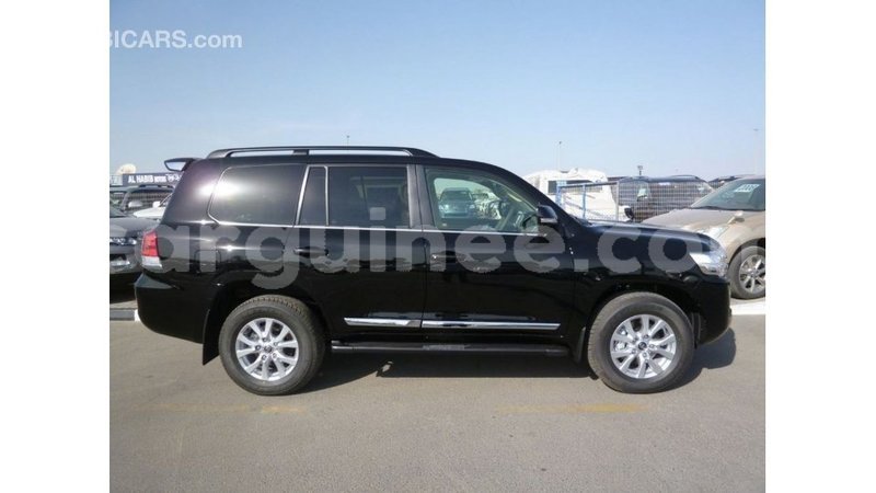 Big with watermark toyota land cruiser conakry import dubai 4768