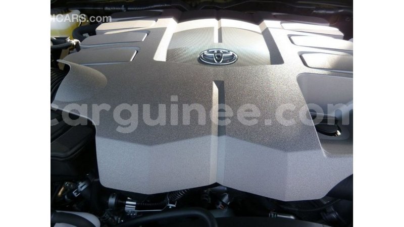 Big with watermark toyota land cruiser conakry import dubai 4768