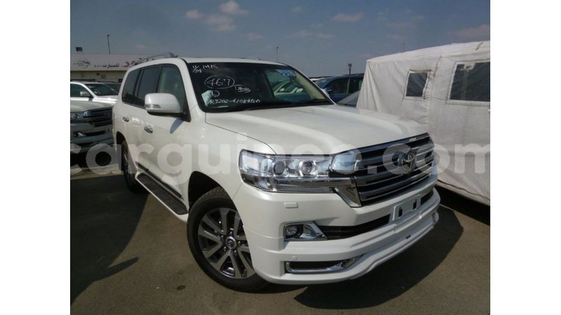 Big with watermark toyota land cruiser conakry import dubai 4769