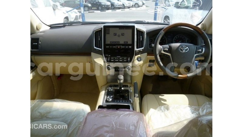 Big with watermark toyota land cruiser conakry import dubai 4769