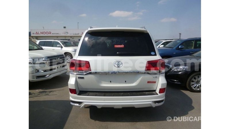 Big with watermark toyota land cruiser conakry import dubai 4769