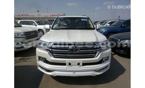 Buy Import Toyota Land Cruiser White Car in Import - Dubai in Conakry Buy Import Toyota Land Cruiser White Car in Import - Dubai in Conakry