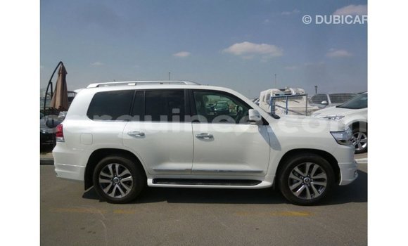 Buy Import Toyota Land Cruiser White Car in Import - Dubai in Conakry Buy Import Toyota Land Cruiser White Car in Import - Dubai in Conakry