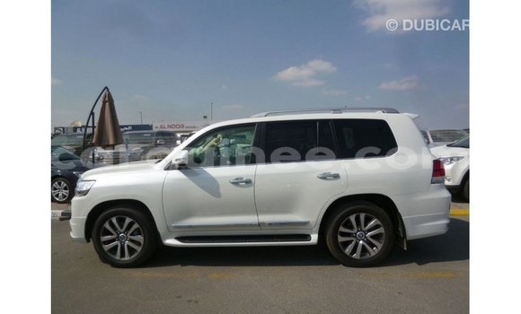 Buy Import Toyota Land Cruiser White Car in Import - Dubai in Conakry Buy Import Toyota Land Cruiser White Car in Import - Dubai in Conakry
