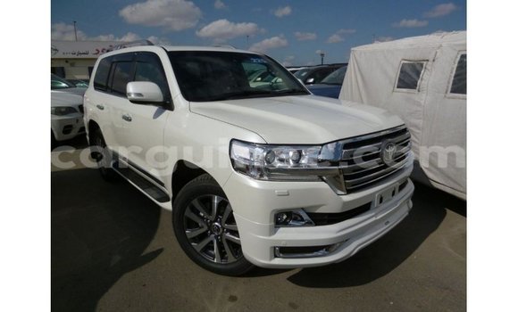 Acheter Import Voiture Toyota Land Cruiser Blanc à Import - Dubai, Conakry Acheter Import Voiture Toyota Land Cruiser Blanc à Import - Dubai, Conakry