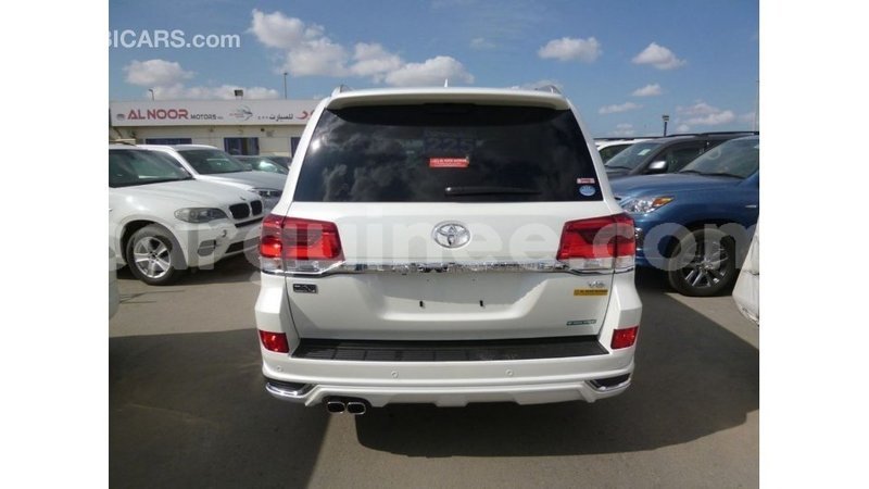 Big with watermark toyota land cruiser conakry import dubai 4770