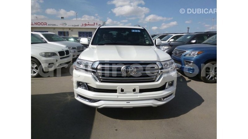 Big with watermark toyota land cruiser conakry import dubai 4770