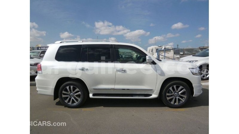 Big with watermark toyota land cruiser conakry import dubai 4770