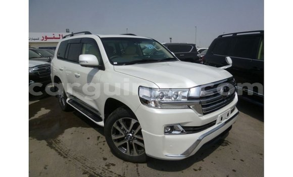 Acheter Import Voiture Toyota Land Cruiser Blanc à Import - Dubai, Conakry Acheter Import Voiture Toyota Land Cruiser Blanc à Import - Dubai, Conakry