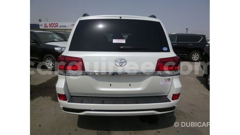 Big with watermark toyota land cruiser conakry import dubai 4771