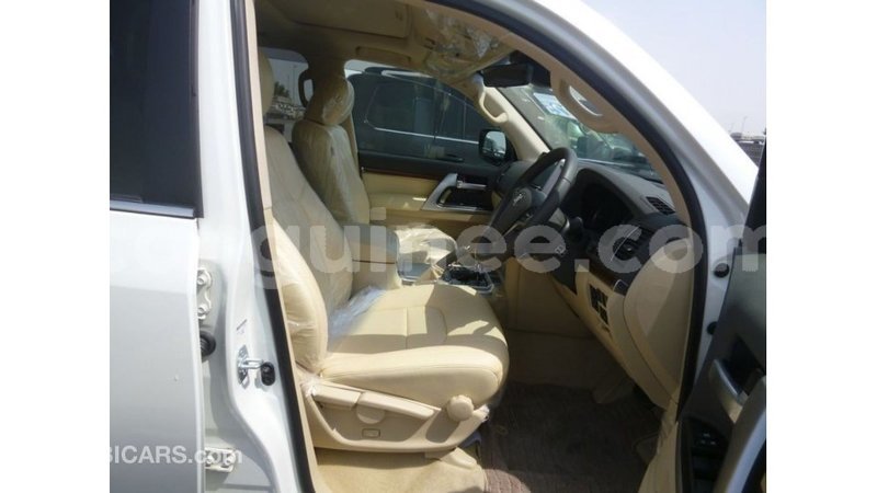 Big with watermark toyota land cruiser conakry import dubai 4771