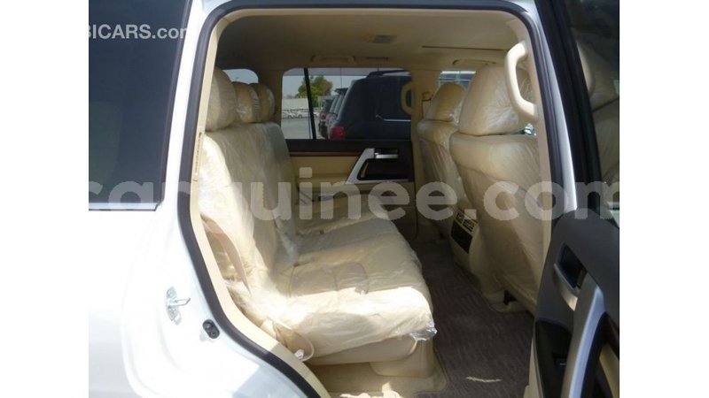 Big with watermark toyota land cruiser conakry import dubai 4771