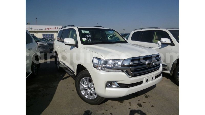 Big with watermark toyota land cruiser conakry import dubai 4772