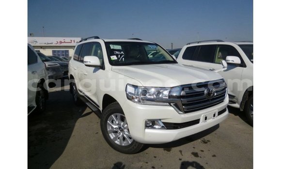Buy Import Toyota Land Cruiser White Car in Import - Dubai in Conakry Buy Import Toyota Land Cruiser White Car in Import - Dubai in Conakry