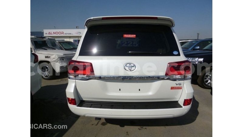 Big with watermark toyota land cruiser conakry import dubai 4772